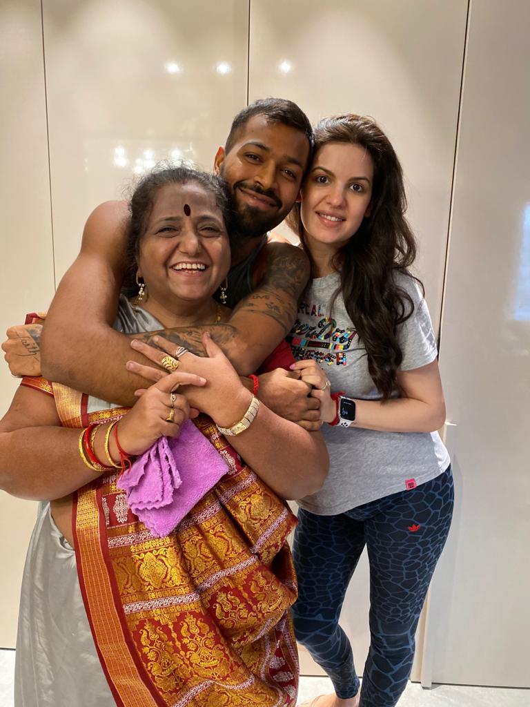 Dr. Alkaben Purohit with Indian Cricketer Hardik Pandya